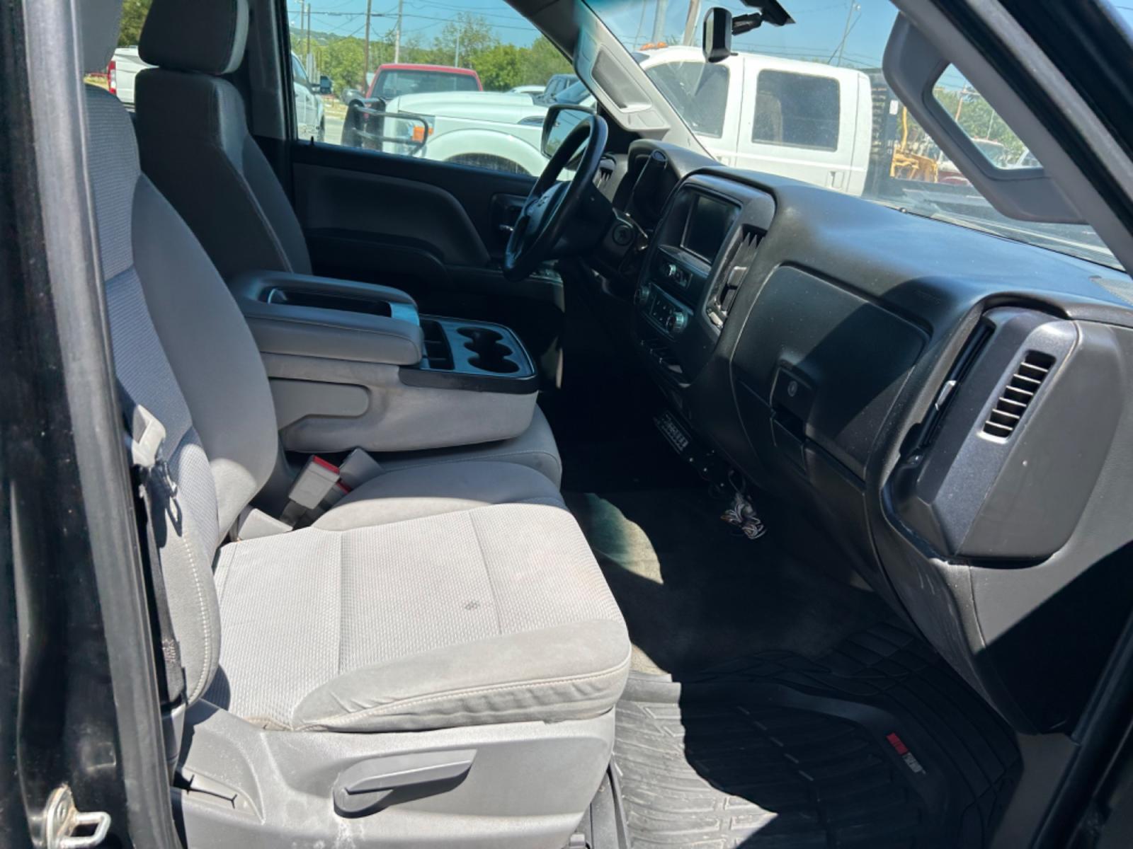 2018 Black Chevrolet Silverado 1500 Custom Crew Cab 2WD (3GCPCPEH3JG) with an 4.3L V6 engine, 6A transmission, located at 1687 Business 35 S, New Braunfels, TX, 78130, (830) 625-7159, 29.655487, -98.051491 - Photo #2